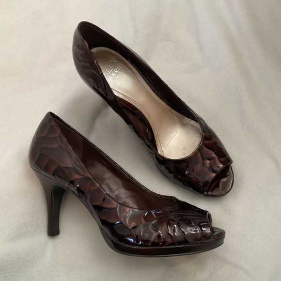 Alex Marie brown patterned and textured heels size 7 - Picture 2 of 3